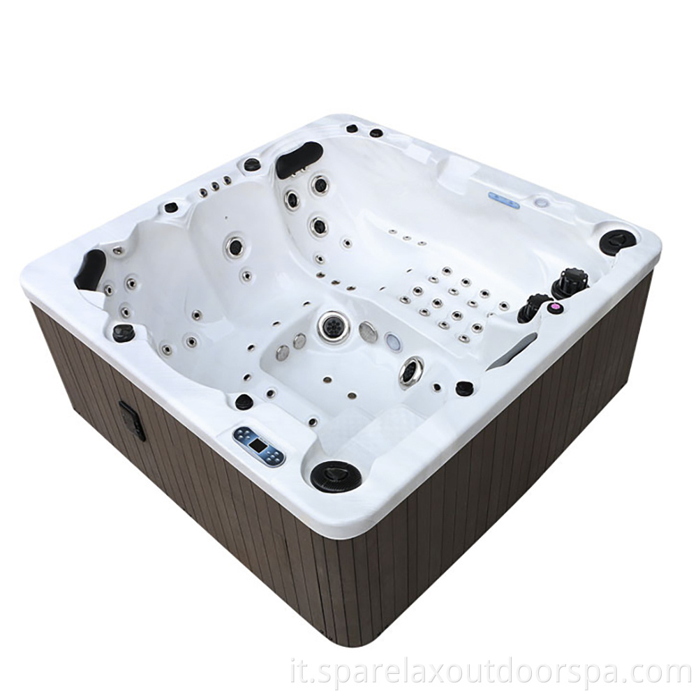 maintenance hot tub